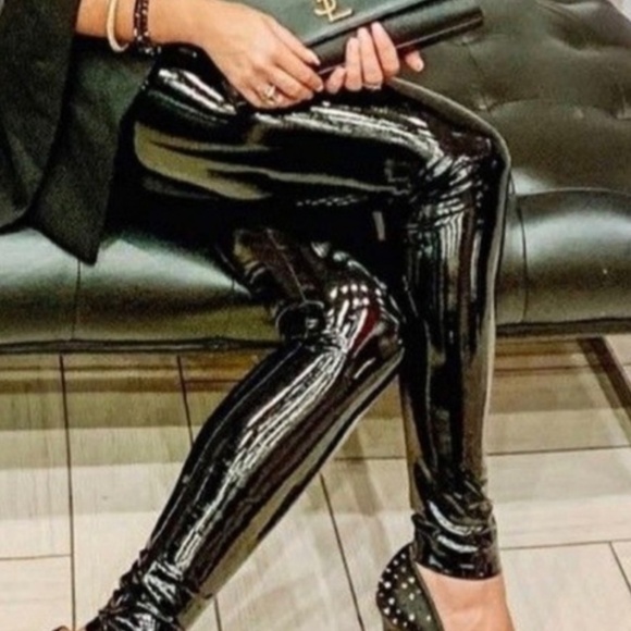 Commando Size Large Faux Leather Fully Lined Pencil Leggings - Picture 9 of 10